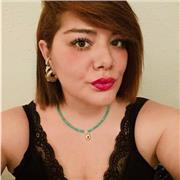 Profesora especializada en idiomas, ciencias, educación especial, técnicas de estudio y problemas de aprendizaje.